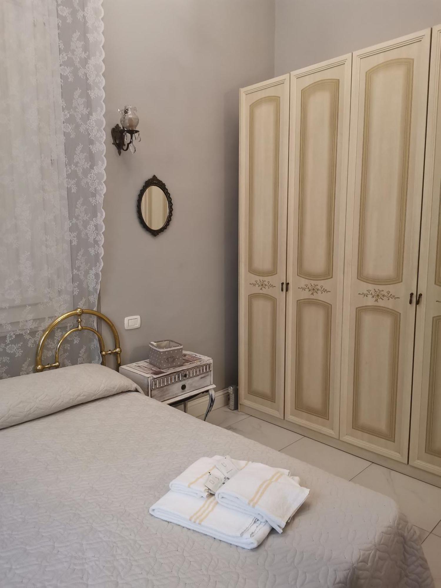 Villa Liberty Ofelia Locazioni Brevi Cagliari Bagian luar foto